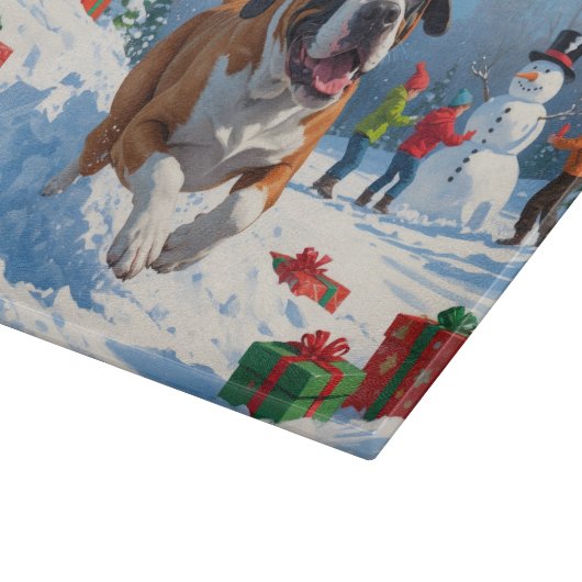 Cane Corso läuft im Schnee mit Weihnachtshut Schneidebrett (Ecke)