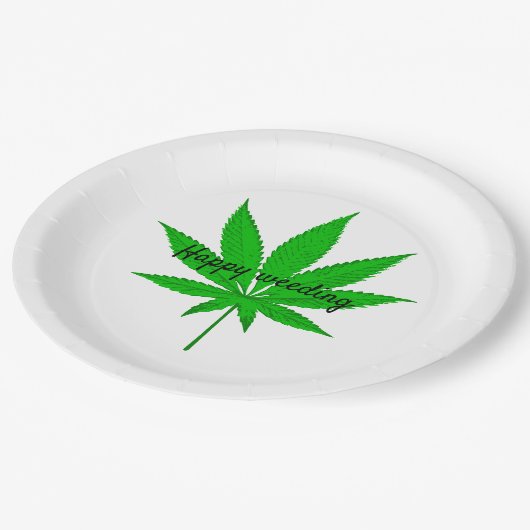 Cannabis, glücklicher Weeding Wedding Pun Pappteller (Schrägansicht)
