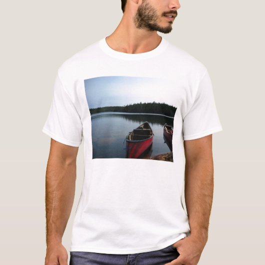 Canoeing in Kanada T-Shirt (Vorderseite)