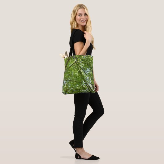 "Canopy of Spring Blätter Green Nature Scene Tasche (Am Model)