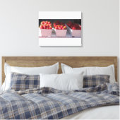 Canvas Print - Strawberry Baskets Leinwanddruck (Insitu (Schlafzimmer))