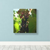 Canvas print - Traubengruppierung auf Weintrauben Leinwanddruck (Insitu (Holzboden))