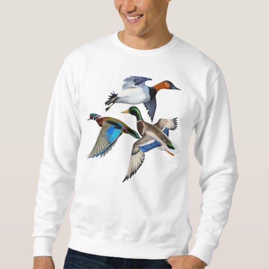 Canvasback, Mallard and Wood Ducks Flying Sweatshirt (Vorderseite)