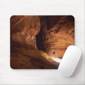 Canyoneer erleuchtet in der Tiefe eines engen Mousepad (Mit Mouse)