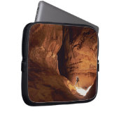 Canyoneer wird in den Tiefen einer schmalen Laptopschutzhülle (Vorne Rechts)