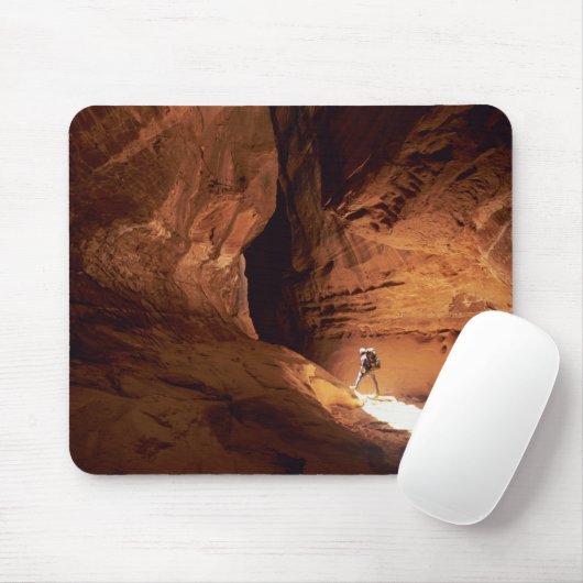 Canyoneer wird in den Tiefen einer schmalen Mousepad (Mit Mouse)
