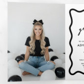 Cap and Bow Graduation Tri-Fold Invitation Dreifach-gefaltete Programmkarte (Innen Erste Seite)