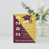 Cap & Diploma, Maroon & Metallic Gold Abschluss Einladung (Stehend Vorderseite)