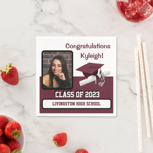 Cap & Diploma, Maroon & White Abschluss Serviette (Beispiel)