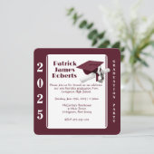 Cap & Diploma, Maroon & White Rounded Abschluss Einladung (Stehend Vorderseite)