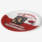 Cap & Diploma, Red & White Abschluss Pappteller (Schrägansicht)