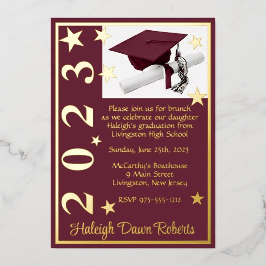 Cap, Diploma & Stars, Maroon & White Abschluss Folieneinladung (Vorderseite)