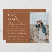 Cap Gown Es geht zur Absolventen-Party Einladung (Vorne/Hinten)