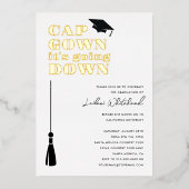 Cap Gown ist die Absolventen-Party Folieneinladung (Vorderseite)