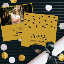 Cap Toss Black & Gold Graduation Announcement Einladung