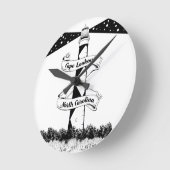 Cape Lookout Leuchtturm Schwarz-Weiß Runde Wanduhr (Winkel)