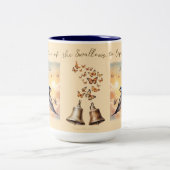 Capistrano Barn Schwalben im Goldenen Sonnenunterg Zweifarbige Tasse (Mittel)