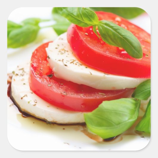 Caprese Salat. Tomate- und Mozzarellascheiben Quadratischer Aufkleber (Vorderseite)