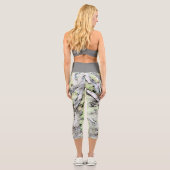 Capri Leggings mit grauem und grünem Abstract-Desi (Rückseite)