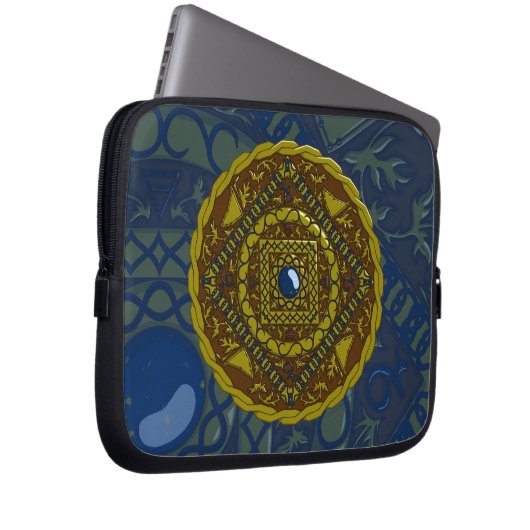 Capricorn Mandala Laptop Case (Vorne Rechts)