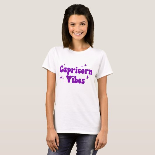 Capricorn Vibes Zodiac Astrologie Lila Sterne T-Shirt (Vorne ganz)