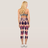 Capris, ein trendiger, vielfarbiger Stoffmuster Capri Leggings (Rückseite)