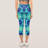 Capris, ein trendiger, vielfarbiger Stoffmuster Capri Leggings (Rückseite)