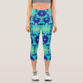 Capris, ein trendiger, vielfarbiger Stoffmuster Capri Leggings (Vorderseite)