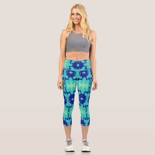 Capris, ein trendiger, vielfarbiger Stoffmuster Capri Leggings (Vorderseite)