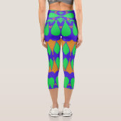 Capris, ein trendiger, vielfarbiger Stoffmuster Capri Leggings (Rückseite)