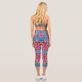 Capris, ein trendiger, vielfarbiger Stoffmuster Capri Leggings (Rückseite)