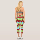 Capris, ein trendiger, vielfarbiger Stoffmuster Capri Leggings (Rückseite)