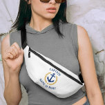 Captain Boat Name Nautical Anchor Gold Laurel Star Bauchtasche<br><div class="desc">Ein personalisierter, nautischer Reisebeutel zum behieltest Ihrer persönlichen Sachen. Dieses einzigartige Design verfügt über einen nautischen Bootsanker, goldfarbene Lorbeerfische-Blätter und einen goldenen Stern mit dem bearbeitbaren Captain-Rang oder einem anderen Titel und dem Personalisierten Namen, dem Namen des Schiffes oder einem anderen Wunschtext in Marineblau auf weißem Hintergrund. Macht ein großartiges...</div>
