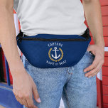 Captain Boat Name Nautical Anchor Gold Laurel Star Bauchtasche<br><div class="desc">Ein personalisiertes, nautisch thematisches Tailpouch Fannerpack oder Reisebeutel, um Ihre persönlichen Sachen sicher behalten. Dieses einzigartige Design verfügt über einen nautischen Bootsanker, goldene Lorbeerfische-Blätter und einen Goldstern mit einem bearbeitbaren Captain-Rang oder einem anderen Titel und Ihrem Personalisierten Namen, Bootname oder anderen Wunschtext auf einem seeblauen Hintergrund. Macht ein großartiges Geschenk....</div>