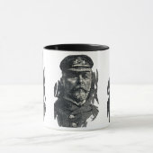 Captain John Smith, HMS Titanic Tasse (Zentrum)
