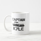 Captain Kyle Pontoon Personalisierter Bootsname Fi Kaffeetasse (Links)