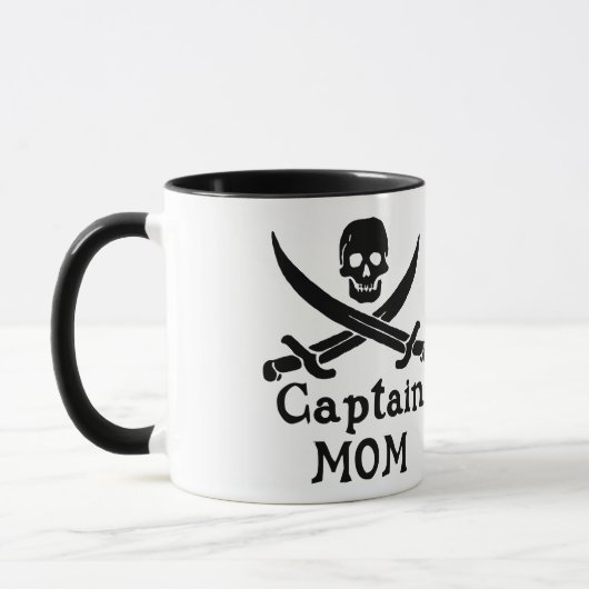 Captain Mama Tasse (Links)