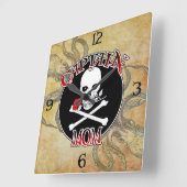 Captain Mama - Von den Deep begeistert Quadratische Wanduhr (Winkel)