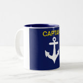 Captain Tasse (Vorderseite Links)
