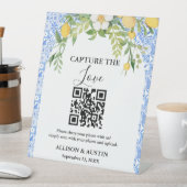 Capture Liebe QR Code Blaue Ziegeleien und Lemon H Sockelschild (In Situ)