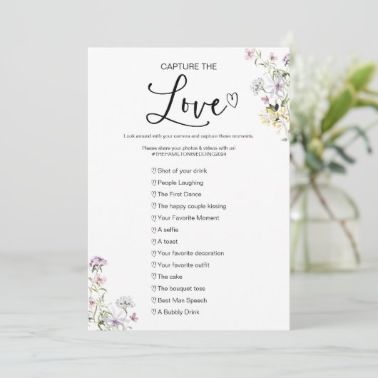 Capture the Liebe I Spy Wedding Game Einladung (Stehend Vorderseite)