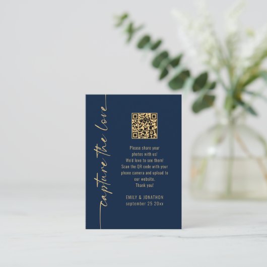 Capture the Liebe QR Code Navy Gold Wedding Card Begleitkarte (Stehend Vorderseite)