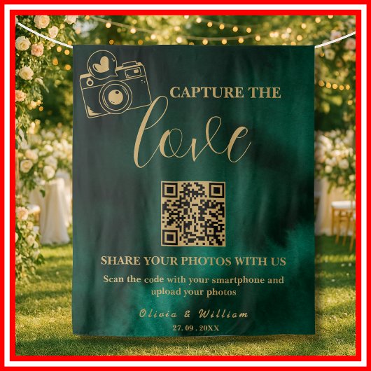 Capture The Love Emerald Green & Gold QR Backdrop Wandteppich