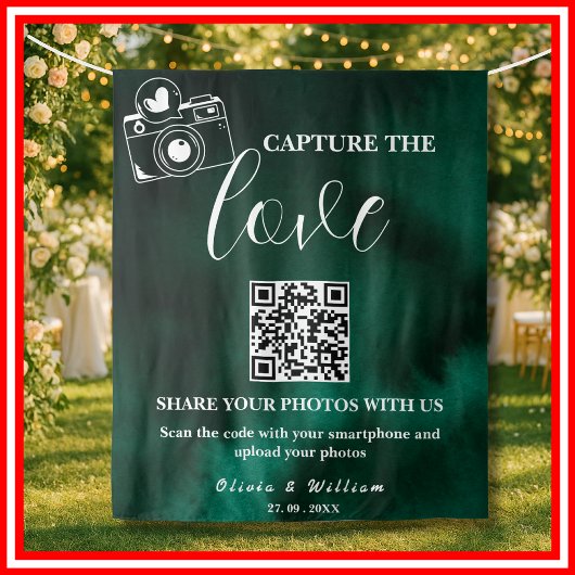 Capture The Love Emerald Green QR Backdrop Wandteppich