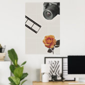 Captured Bloom: Camera, Film & Rose Collage Poster (Heimbüro)