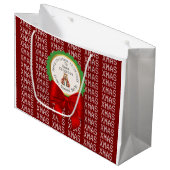 CAPYBARA green XMAS NAME EDITABLE Große Geschenktüte (Vorderseite Schrägansicht)