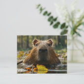 Capybara im Herbst Postkarte (Stehend Vorderseite)