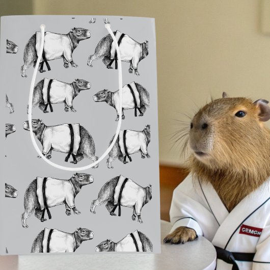 Capybara Karate Mittlere Geschenktüte
