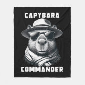 Capybara mit Sonnenbrille Kapitän Fleecedecke (Vorderseite)