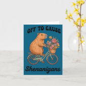 Capybara off to cause shenanigans st patricks day karte (Gelbe Blume)